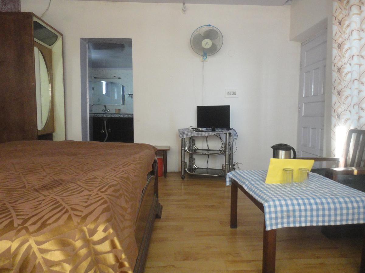 מוסורי Hotel Walnut Grove מראה חיצוני תמונה