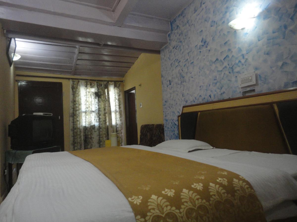 מוסורי Hotel Walnut Grove מראה חיצוני תמונה